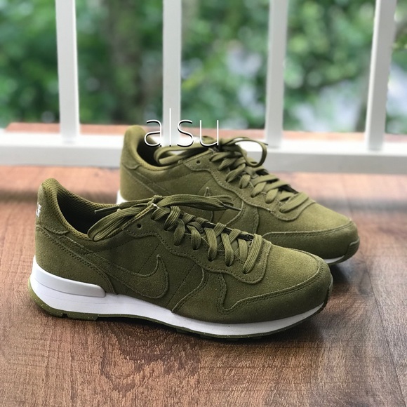 nike internationalist homme olive NWT NikeID Internationalist Olive WMNS